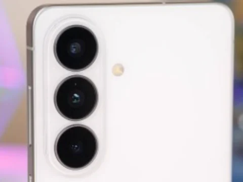 Samsung Galaxy S27 နှင့် S27+ တို့တွင် Main Camera အသစ် ပါဝင်လာဖွယ်ရှိ 1 Samsung Galaxy S27 နှင့် S27+ တို့တွင် ပင်မကင်မရာအသစ် ပါဝင်လာဖွယ်ရှိ