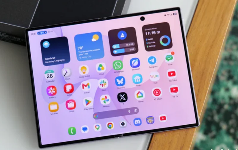 Samsung Galaxy Z Fold 8